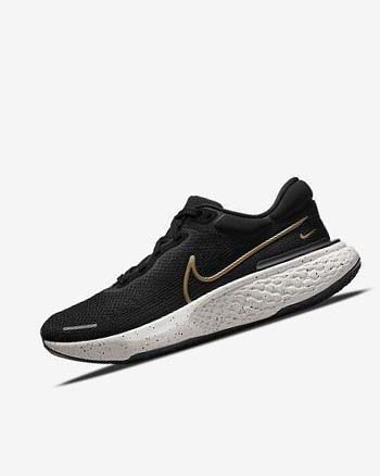 Black / Metal Gold Men's Nike ZoomX Invincible Run Flyknit Running Shoes | CA2501
