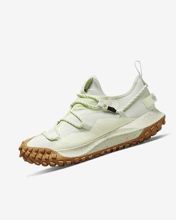 Light Green / Light Brown Men's Nike ACG Mountain Fly Low GORE-TEX SE Sneakers | CA2484