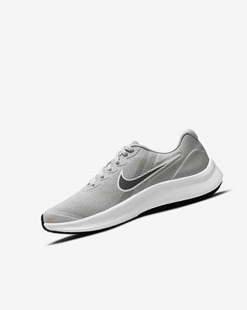 Light Grey / Grey / Black Boy Nike Star Runner 3 Running Shoes | CA1196