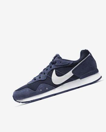 Navy / White Men's Nike Venture Runner Sneakers | CA4545